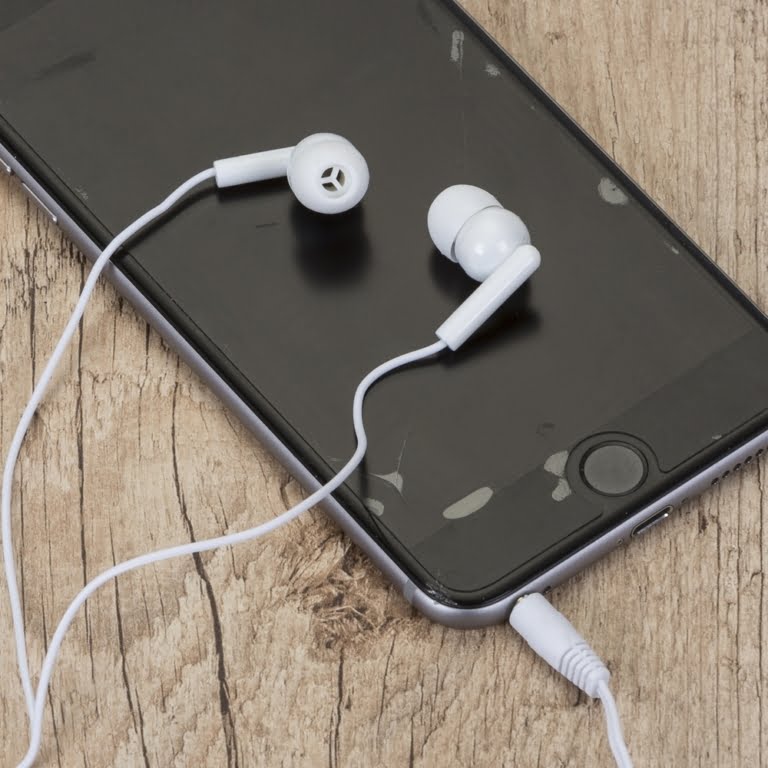 fone-de-ouvido-intra-auricular-personalizado