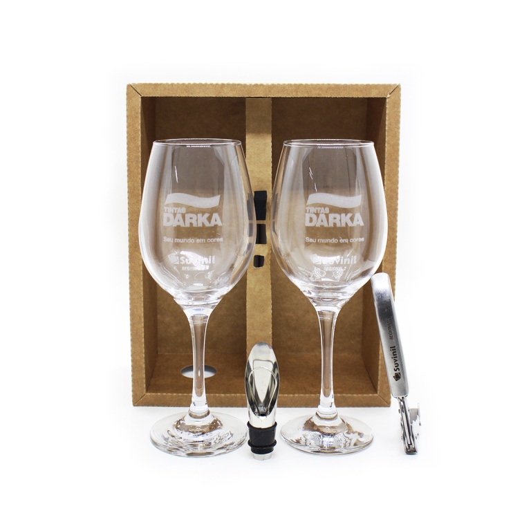 Brinde Kit Vinho Personalizado com 4 Peças